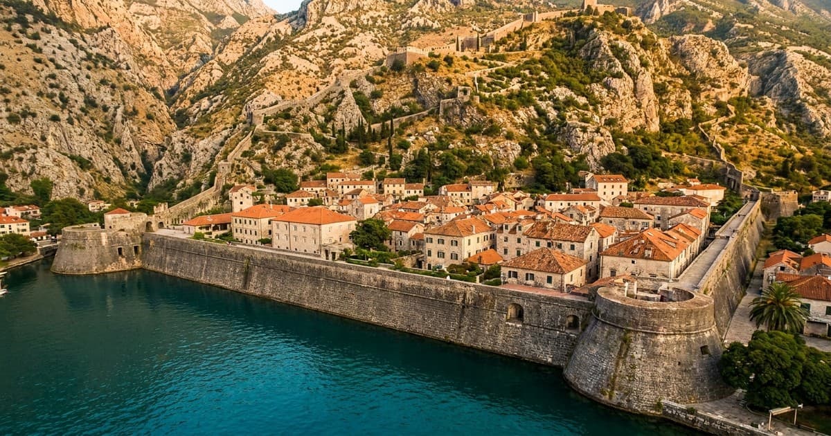 Stari grad i planinske zidine: Letovanje u Kotoru 2026