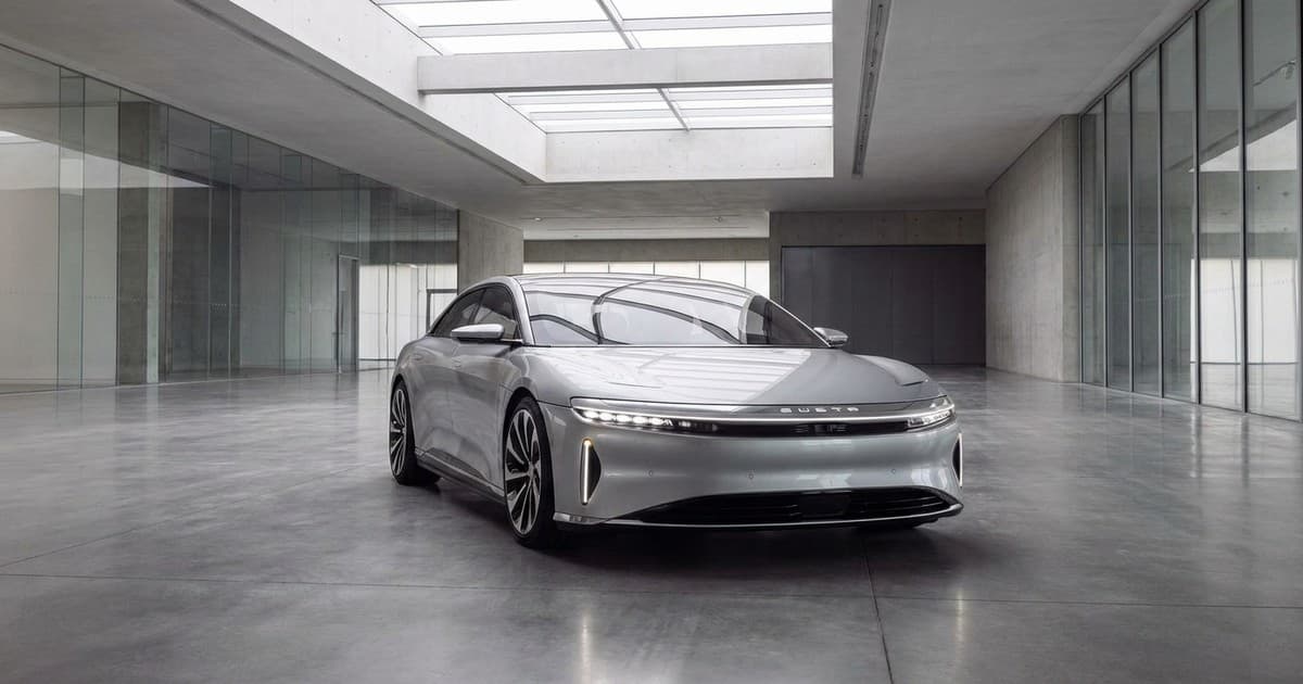 Volkswagen električna limuzina u minimalističkom okruženju