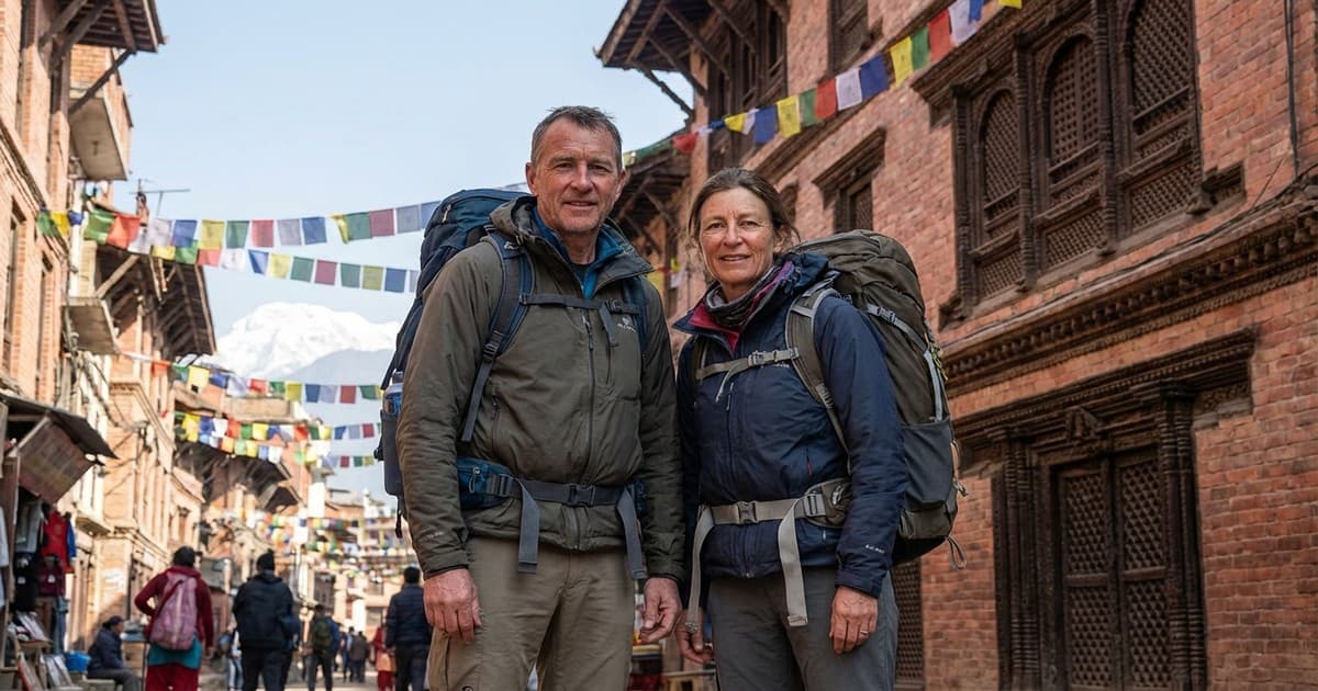 Par sa planinarskom opremom na Nepal putovanju