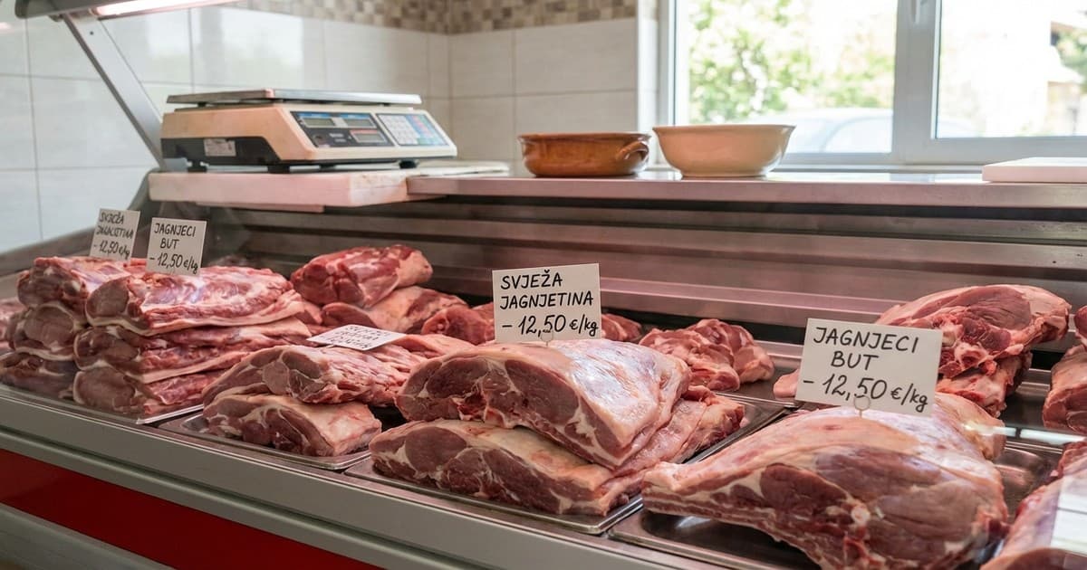 Manjak ponude i praznici podigli cijenu jagnjetine na 12 eura